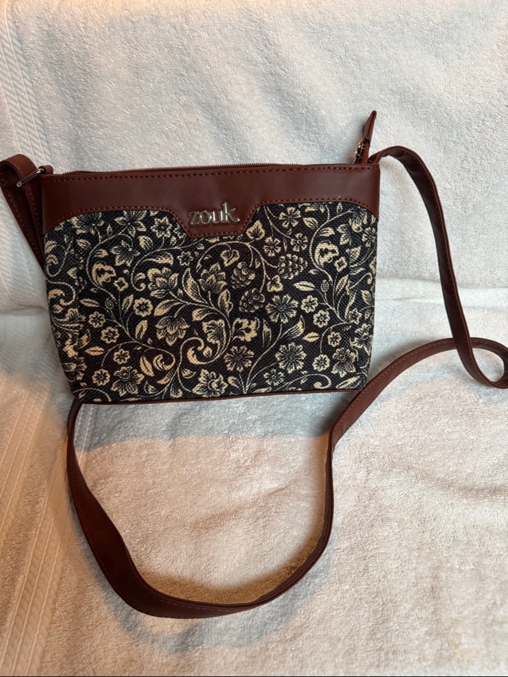 Zouk Floral Jacquard Crossbody Bag in Black and Brown